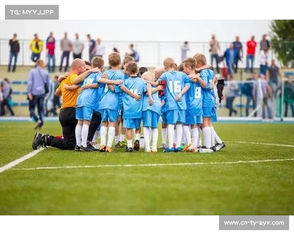 科莫升班马奇迹的背后：团队足球与战术纪律的胜利